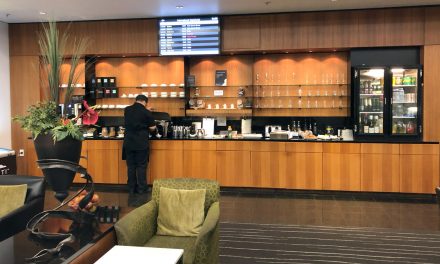 QANTAS: Tired Auckland Business and First Lounges to reopen