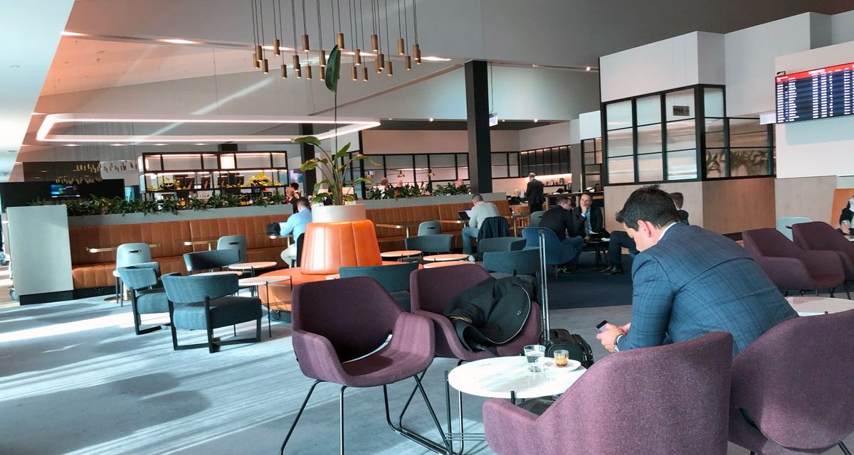 Qantas: Lounge openings deferred