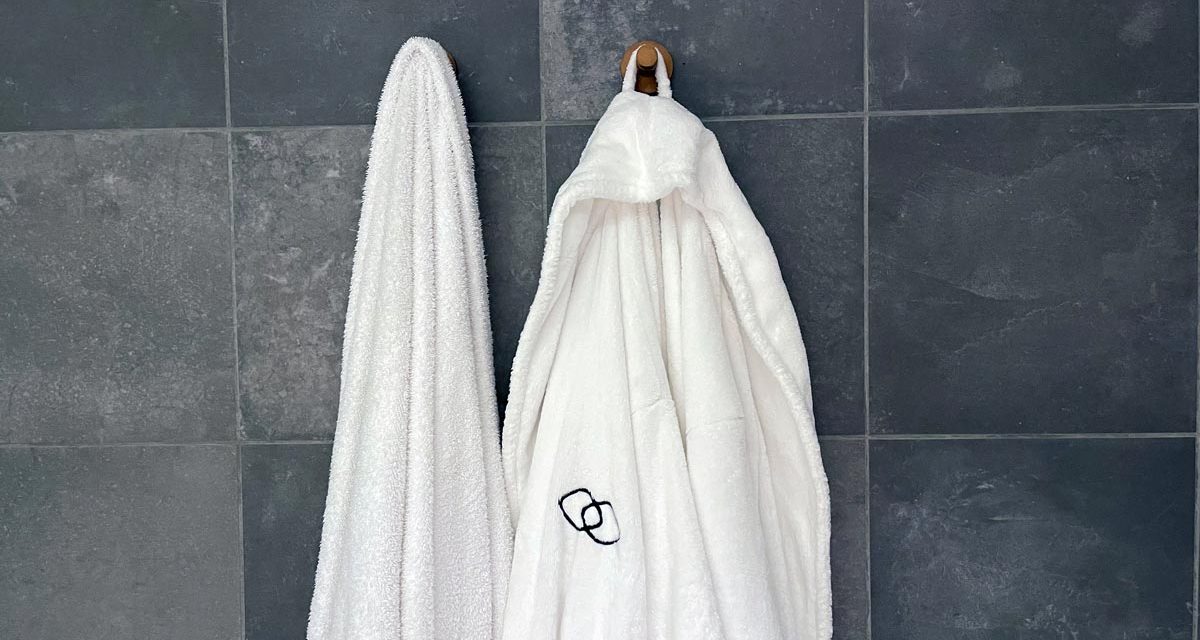 WEIRD: Bathrobe from one chain hotel found in another