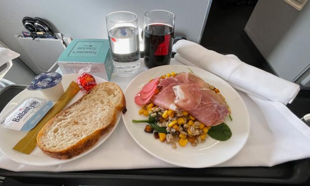 TRIP REPORT: Qantas 737 Business Class from Sydney to Wellington, New Zealand