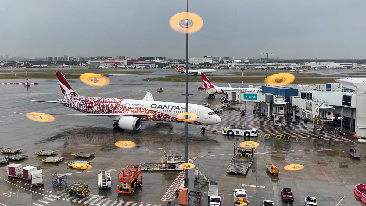 QANTAS Red Tail Sale to the USA. Now until 19 April 2PAXfly Travel
