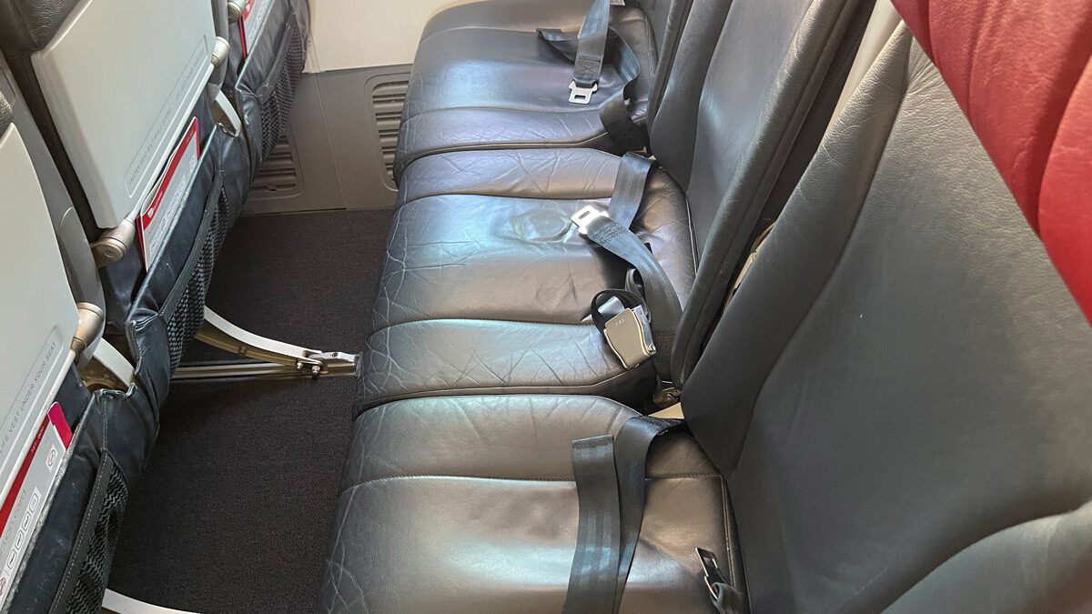 Virgin Economy - they even put the armrests up to make boarding easier. [Schuetz/2PAXfly]