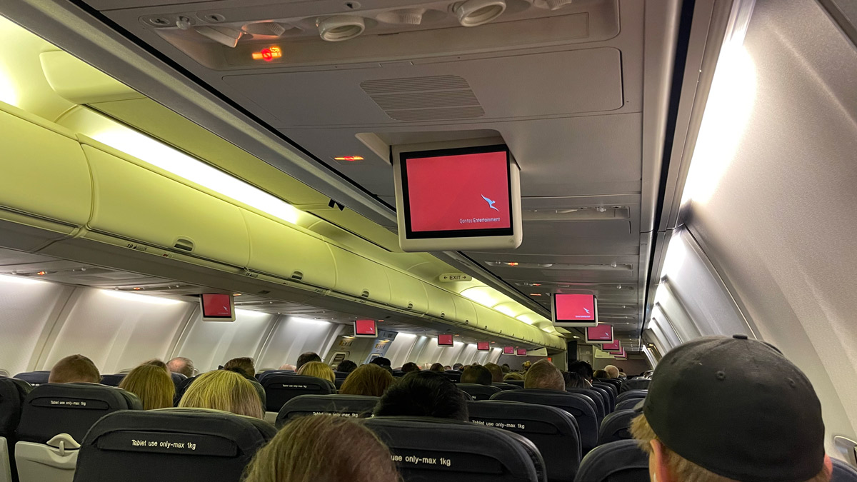 Qantas Boeing 737 Economy Interior
