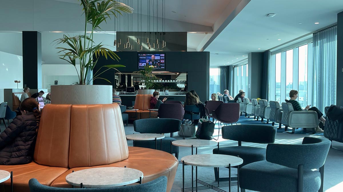 Qantas Melbourne Business Class Lounge, April 2023