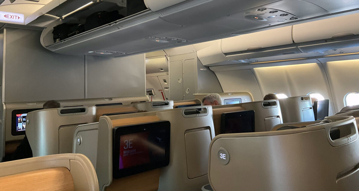 QANTAS: How the crew tell if your Business Class seat is upright for landing on an A330