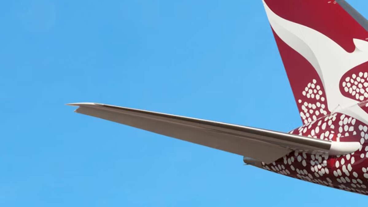 the tail of an airplane