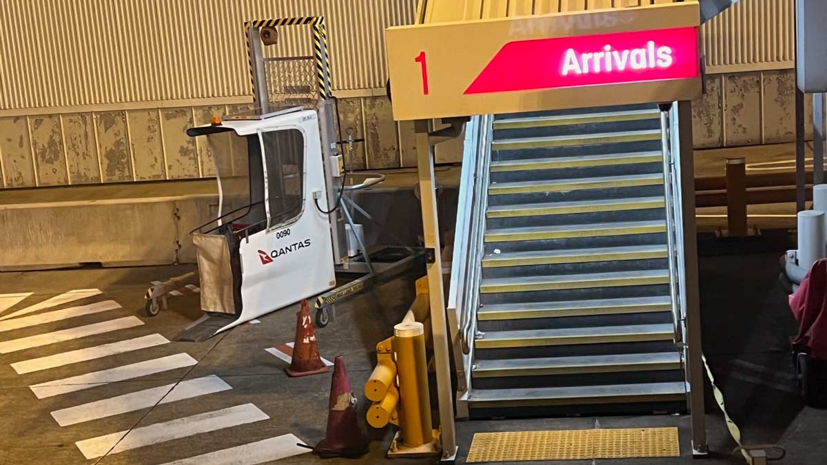 Sydney Airport T3, Qantas Terminal arrival gate [2A/2PAXfly]