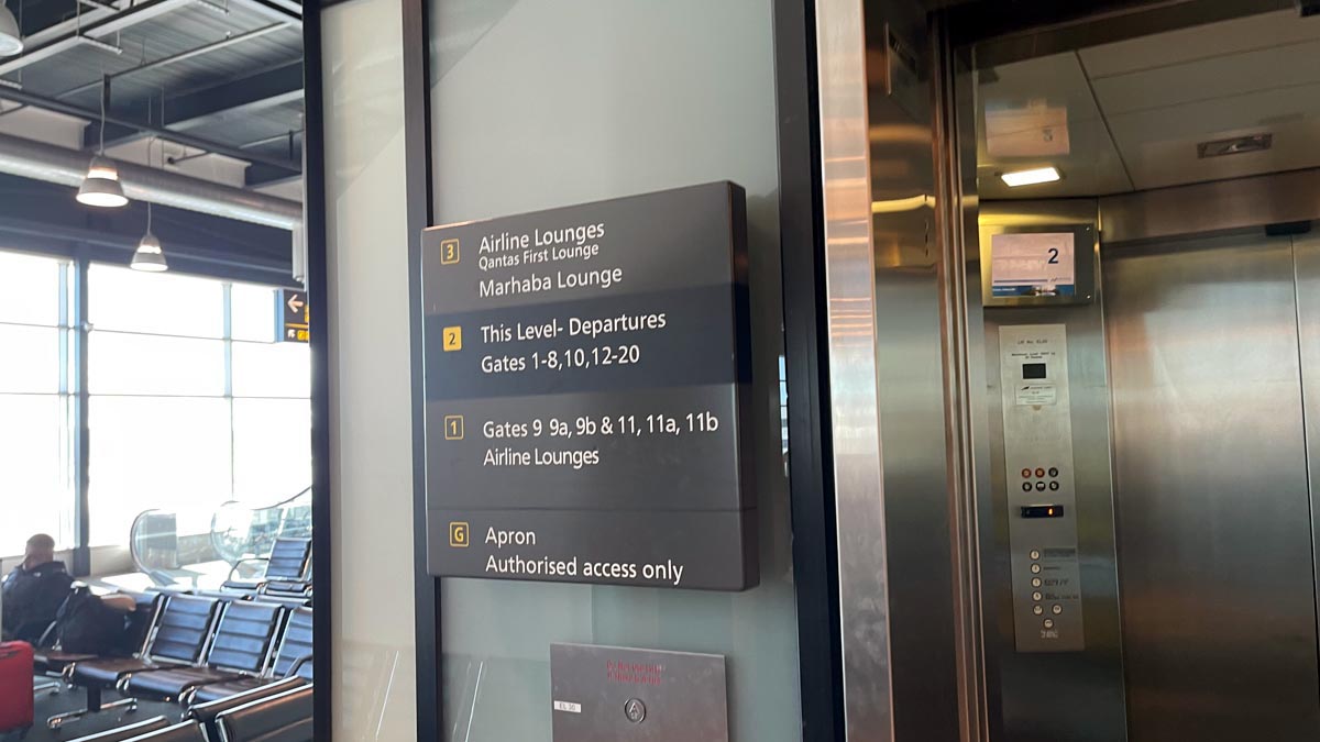 The lift signage, advises that the Qantas First Lounge is on level 3 [Schuetz/2PAXfly]