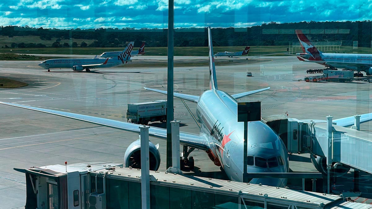 Jetstar at the gate views [Schuetz/2PXfly]