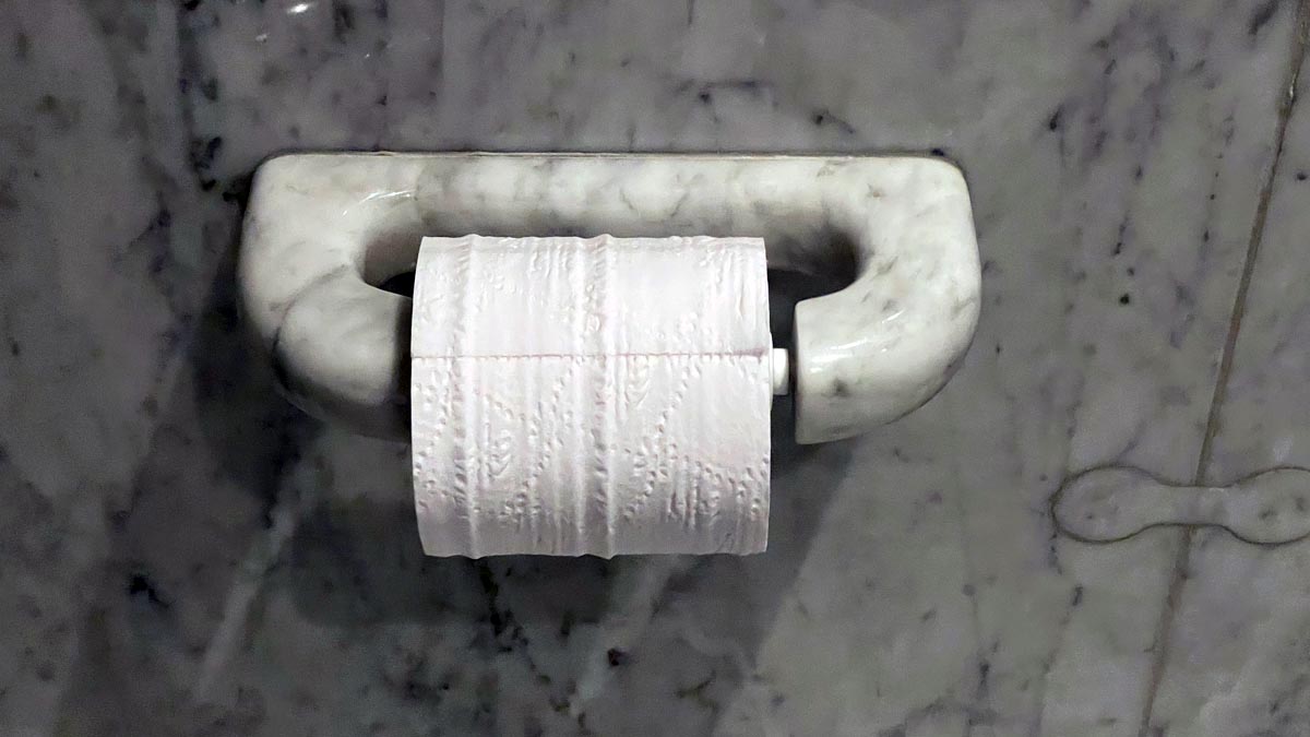 Marble toilet roll holder anyone? [Schuetz/2PAXfly]