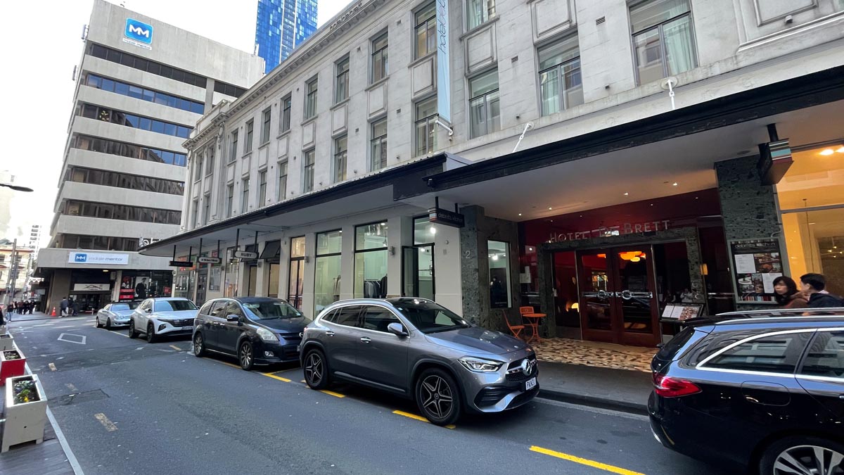 The hotel from High Street, looking towards Shortland Street [Schuetz/2PAXfly]