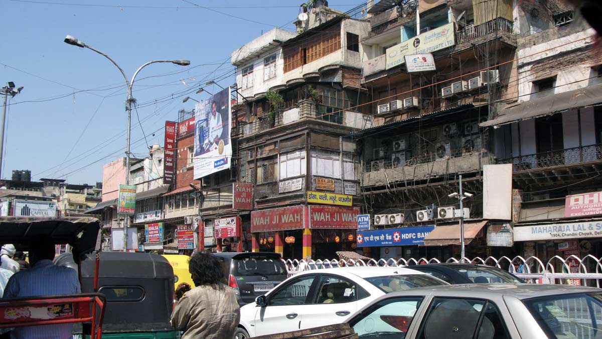 Old Delhi, market and road chaos, Delhi, India [Schuetz/2PAXfly]