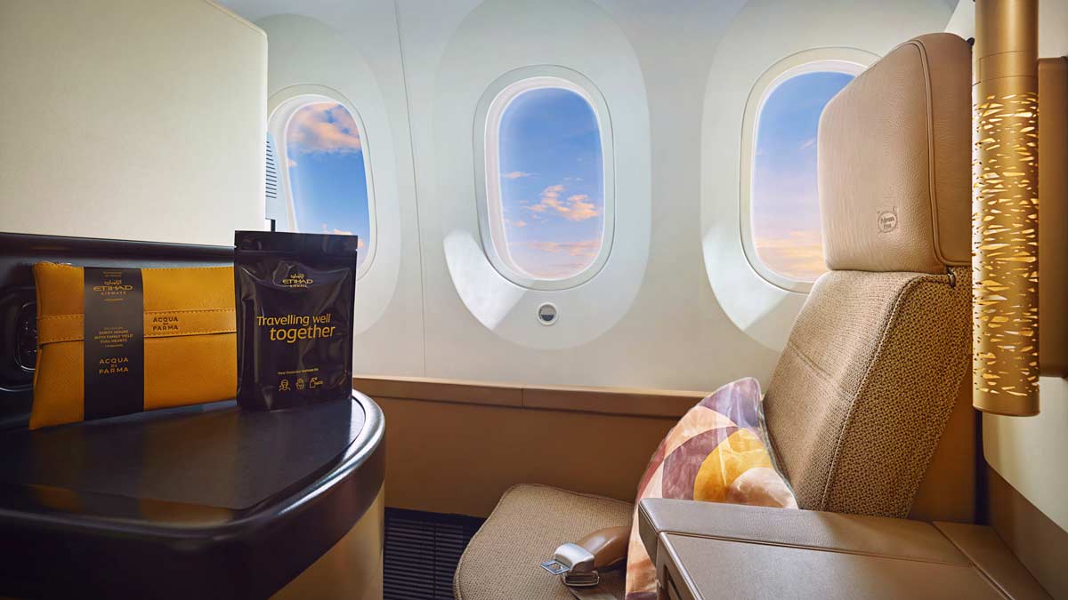 Etihad Business Class on the Boeing 787-9 Dreamliner [Etiahd]