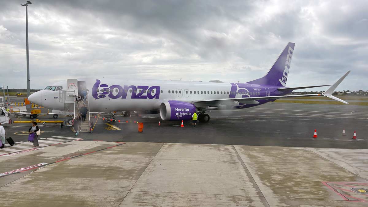 Bonza Airlines 737 at Sunshine Coast Airport August 2023 [Schuetz/2PAXfly]