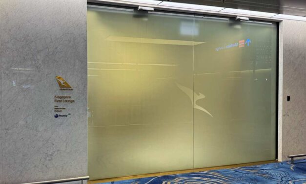 QANTAS: Singapore First Lounge – WOW! First impressions