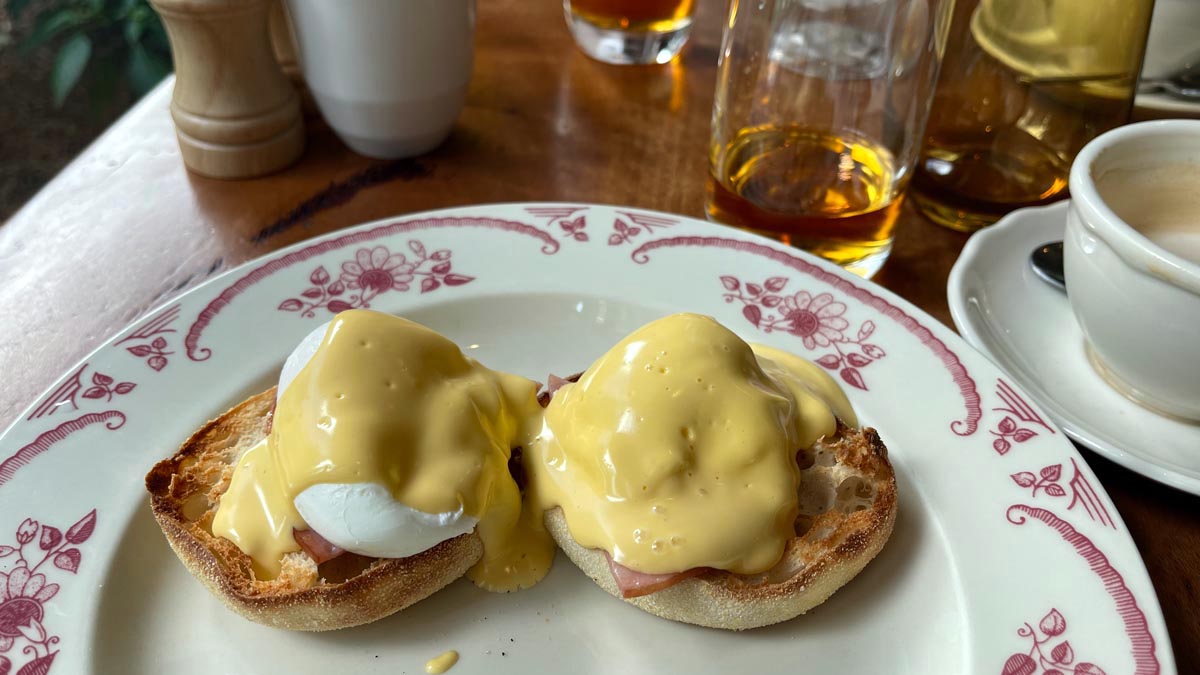 eggs benedict on a plate